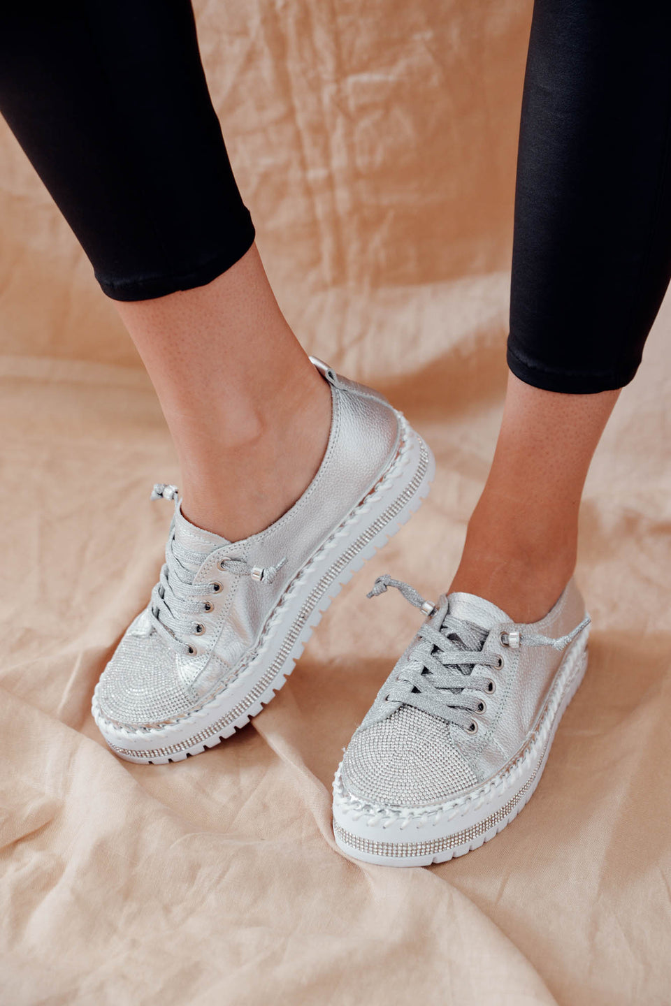 Fiora - Diamantbesetzte Sneakers