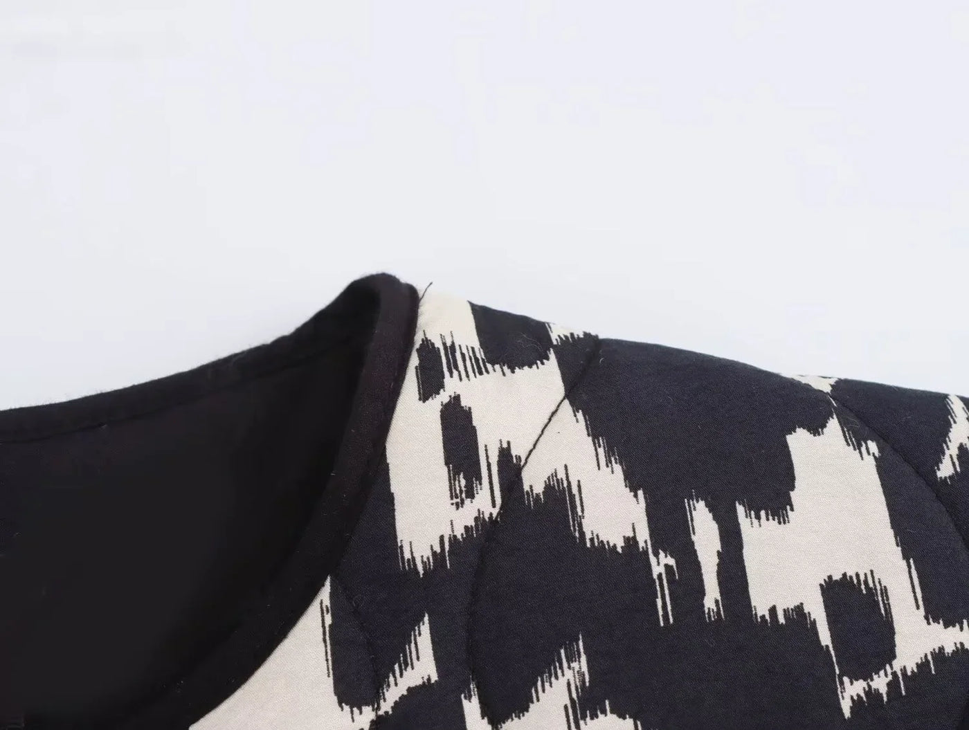 Connie Steppjacke Rundhals Animalprint