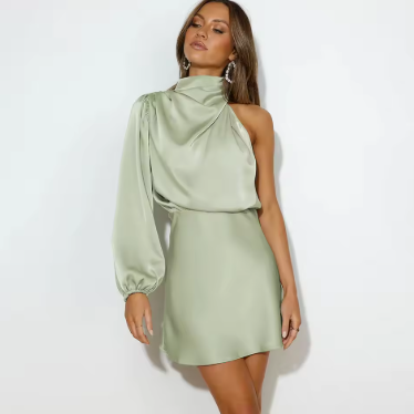Maddie | Asymmetrisches Abendkleid aus Satin