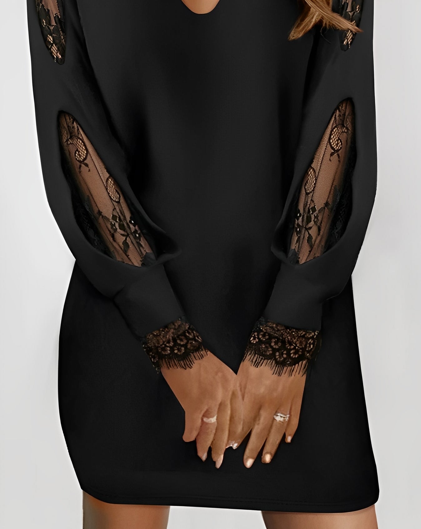 Monna - lässiges Kurzkleid mit eleganten Spitzenakzenten