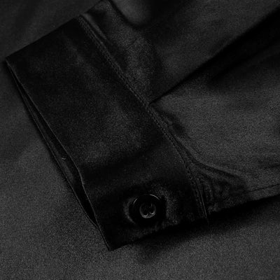 Satinhemd mit tiefem Ausschnitt