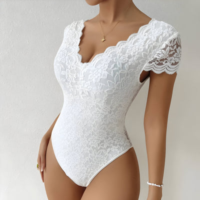 Tamara | Figurbetonte Spitzenbodys mit V-Ausschnitt