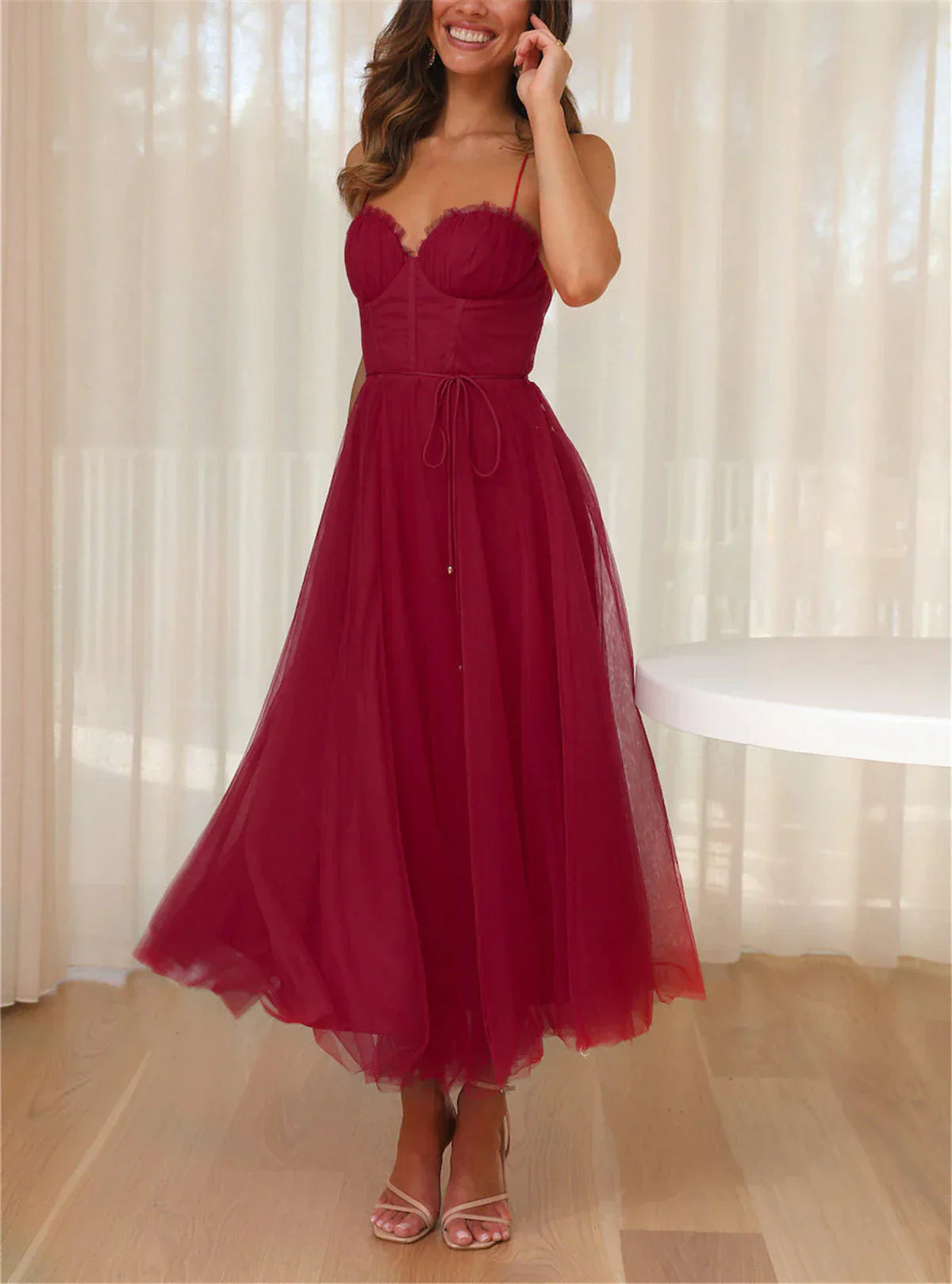 Lorianna – Traumhaftes Kleid im Korsett-Stil