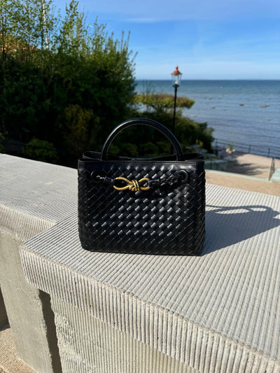 Trendige Handtasche im Flechtdesign – mit Schulterriemen