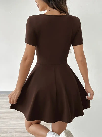 Gudrun – Schickes Skaterkleid mit integrierten Shorts und Tasche