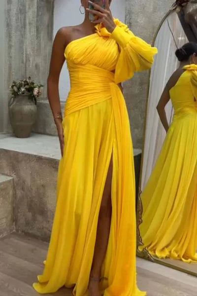 Erminda - Plissiertes Maxikleid mit einseitigen Ärmeln