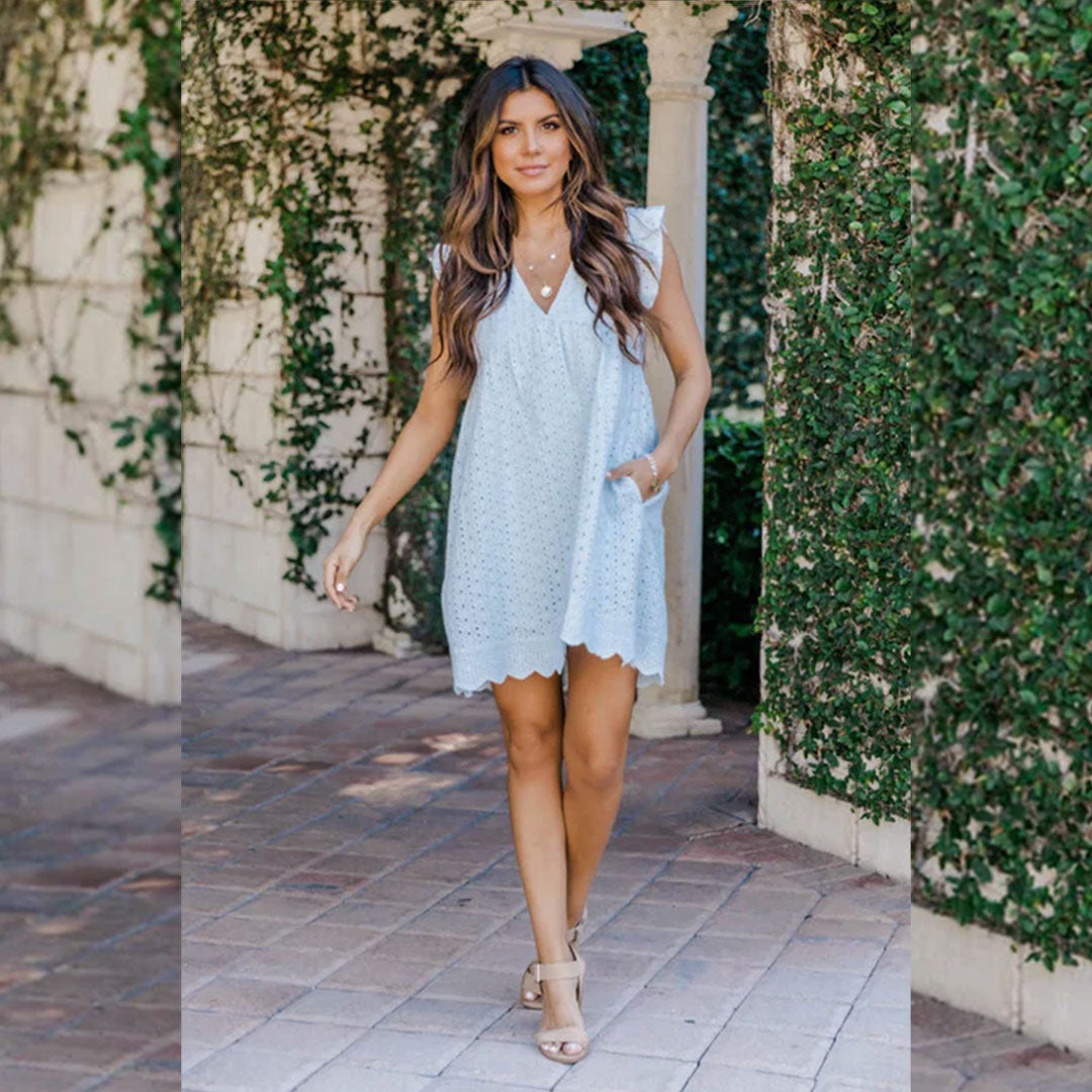 OLIVINHA | Sommerliches Spitzenkleid mit Shorts und Taschen