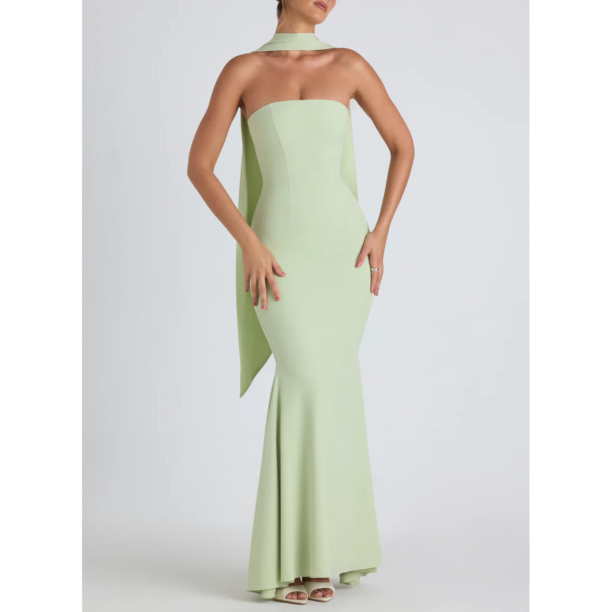 Valeria - Langes asymmetrisches Kleid mit zarten Transparenzen