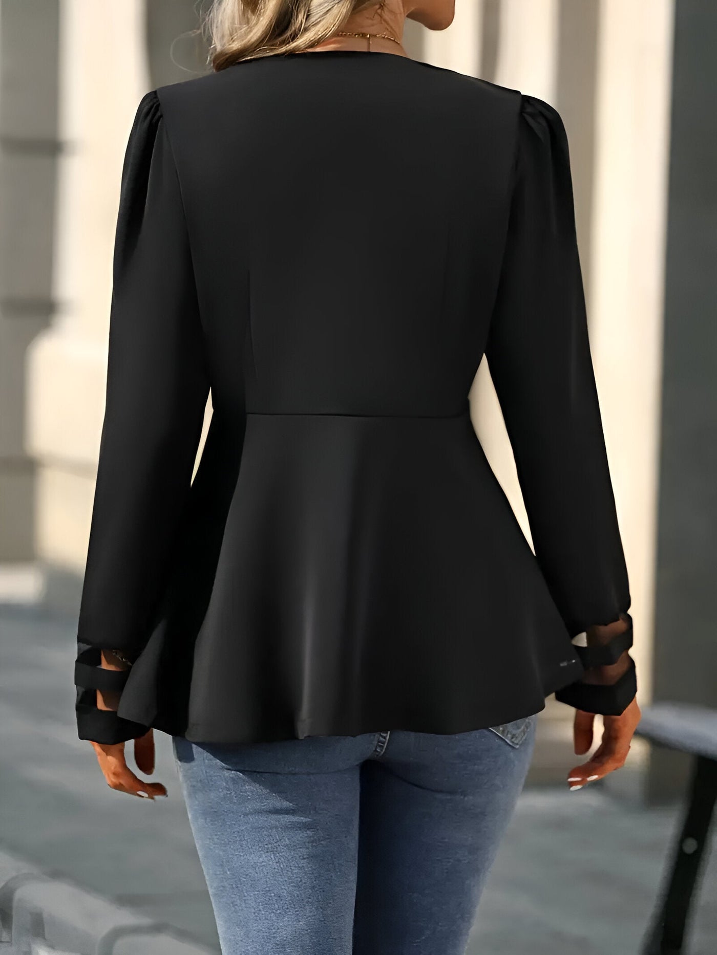 Adelinde | Eleganter Blazer mit Mesh und Rüschen
