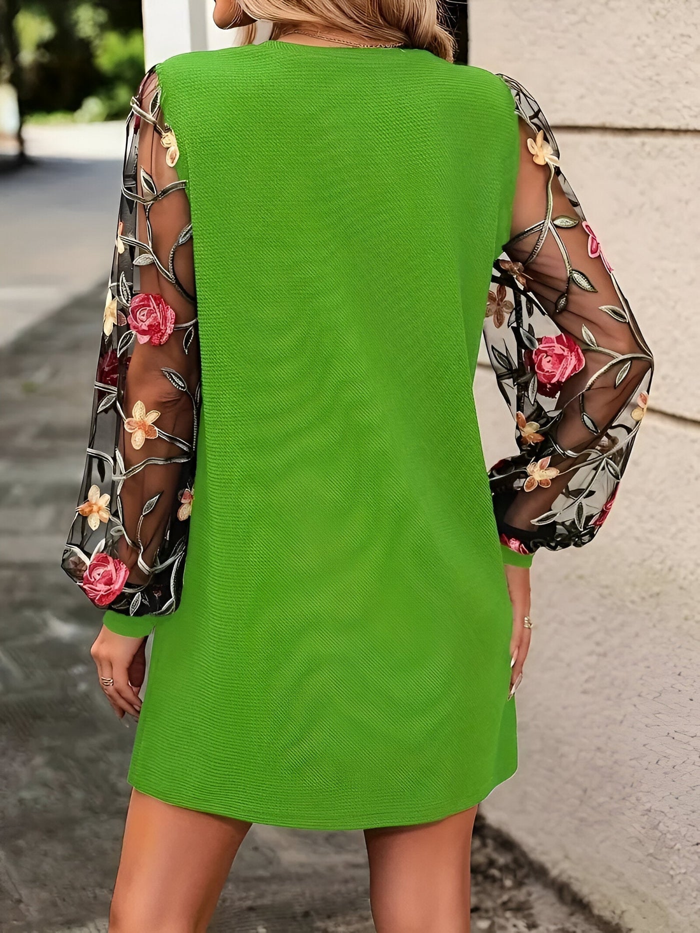 Leokadia | Elegantes Kleid mit floralem Lantern-Ärmel