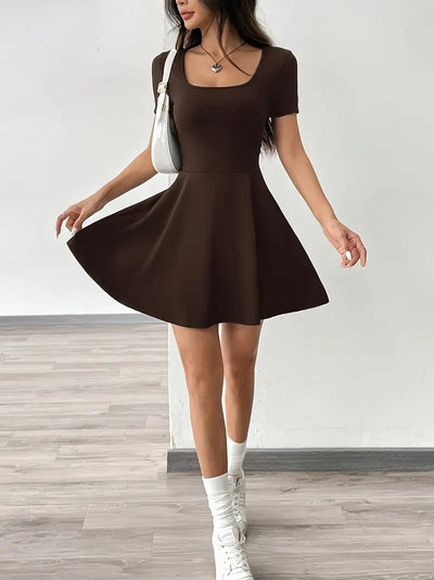 Gudrun – Schickes Skaterkleid mit integrierten Shorts und Tasche