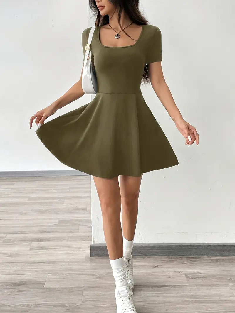 Gudrun – Schickes Skaterkleid mit integrierten Shorts und Tasche