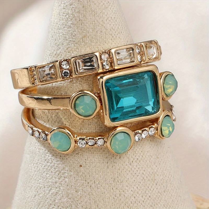 Mehrteiliges Vintage-Ring-Set mit blauen Kristallen