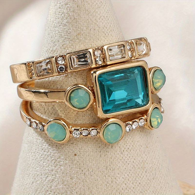 Mehrteiliges Vintage-Ring-Set mit blauen Kristallen