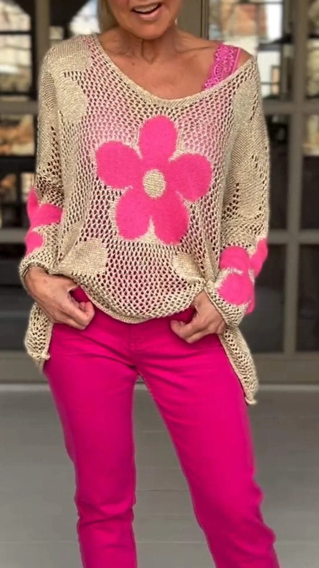 V-Ausschnitt-Strickbluse mit Blumenmuster