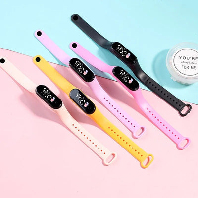 Daphne - 3 Bar Wasserdichte Digitaluhr Mit Robustem Silikonarmband, Ovalem Gehäuse, 45mm Zifferblatt