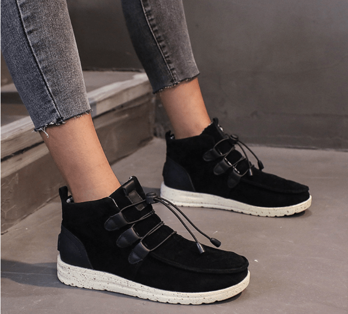 August Schuhe mit Kordelzug aus Samt