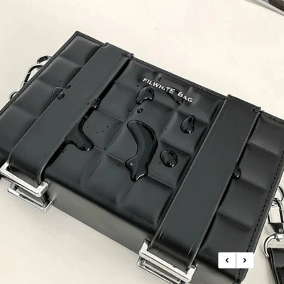 Blake Box-förmige Umhängetasche