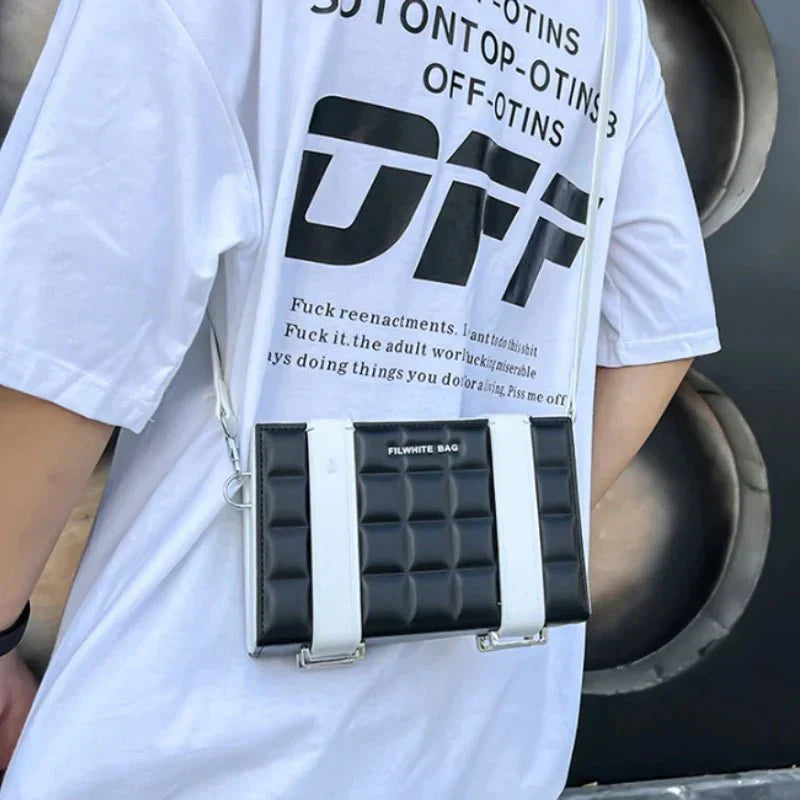 Blake Boxförmige Umhängetasche für Damen – Kompakt, Verstellbarer Gurt, Schwarz von Fadenburg