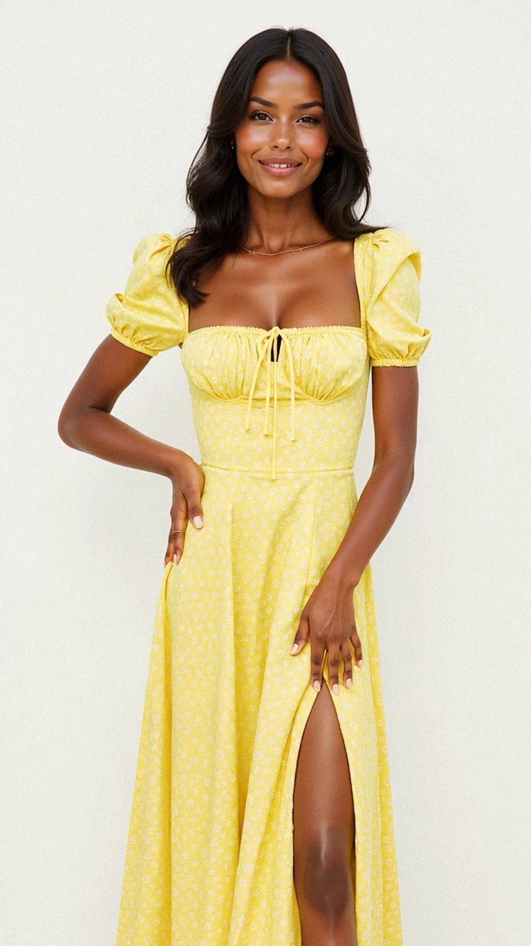 Daniela Midikleid mit quadratischem Halsausschnitt