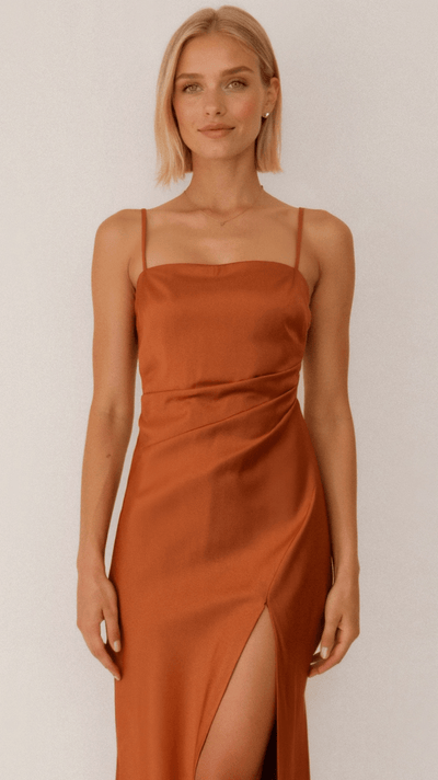 July Spaghetti-Träger-Kleid mit Oberschenkelschlitz