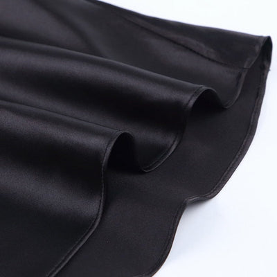 Unifarbener Satin-Midirock